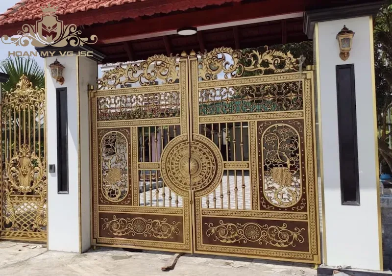 cổng nhôm đúc nhà thờ họ
