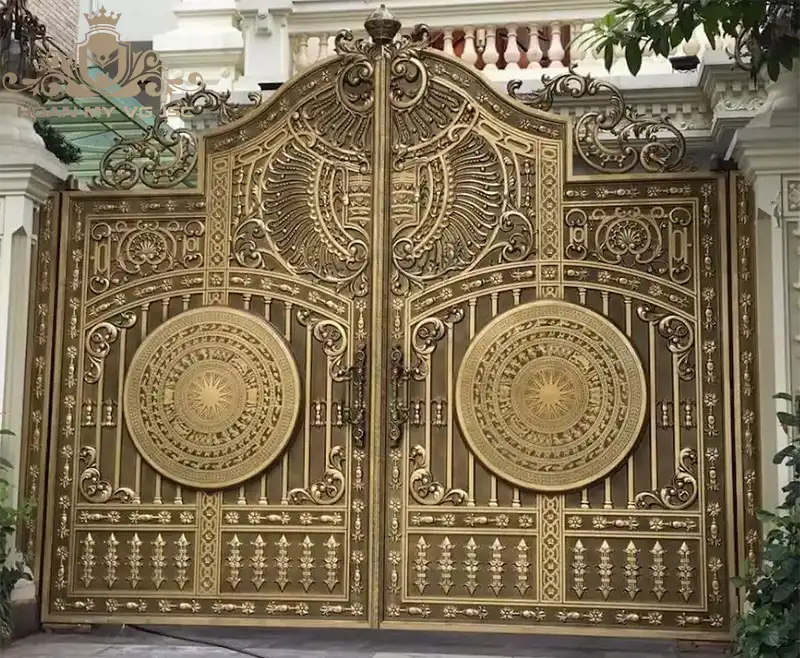 cổng nhôm đúc nhà thờ họ