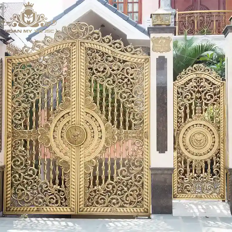 cổng nhôm đúc nhà thờ họ