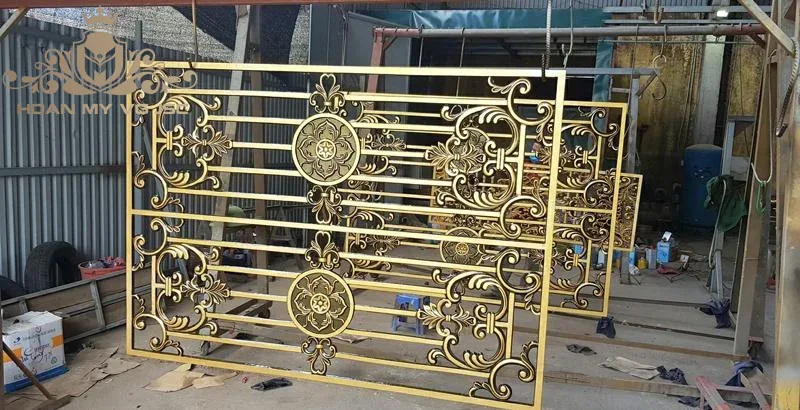 đúc cổng nhôm