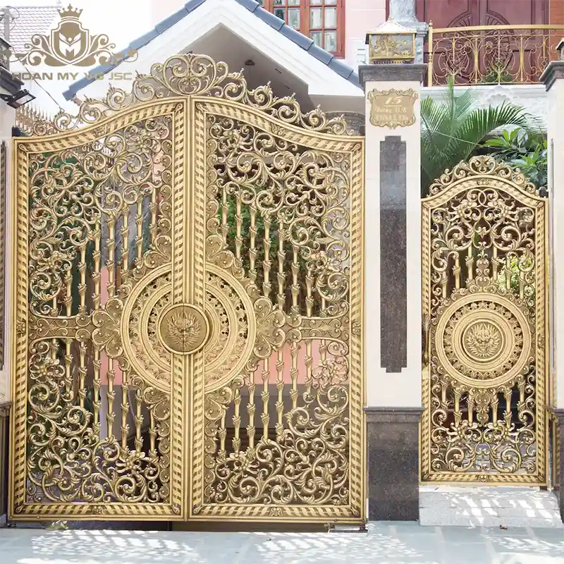 cổng nhôm đúc mạ đồng
