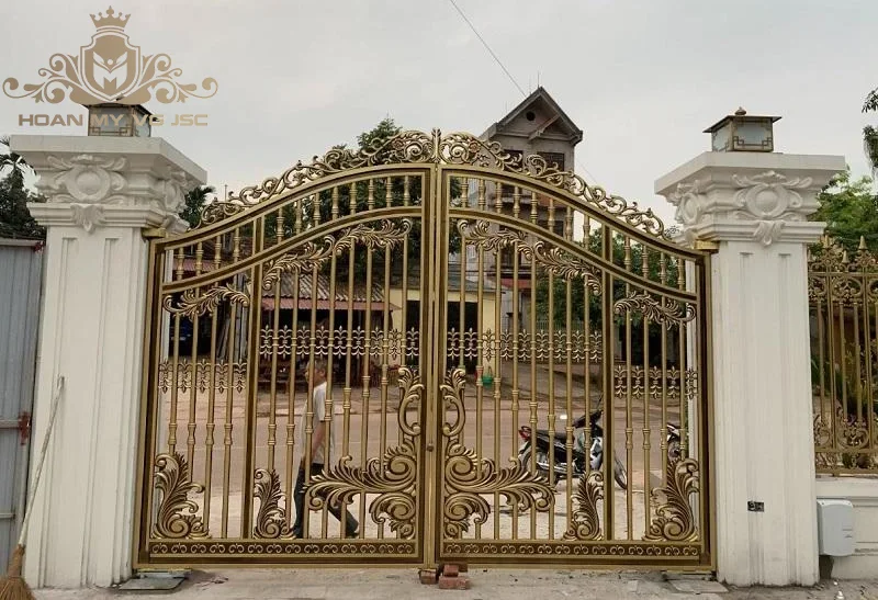 cổng nhôm đúc chân không